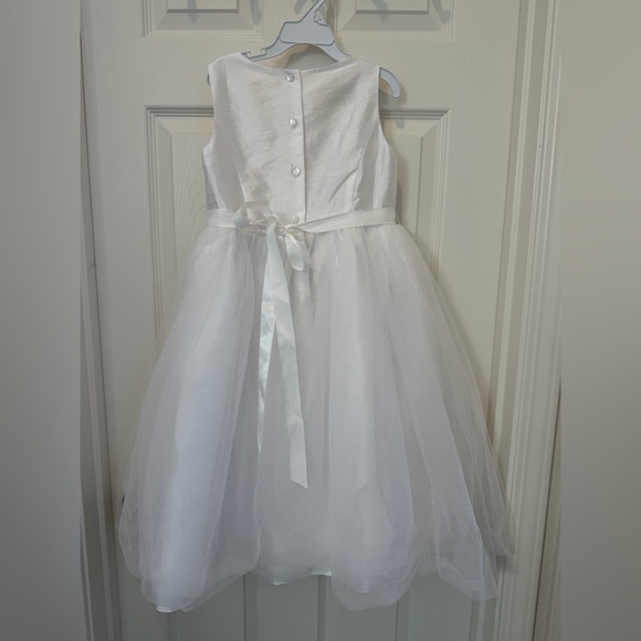 GUC David's Bridal White Kids Formal Dress size 8 - Picture 2 of 3